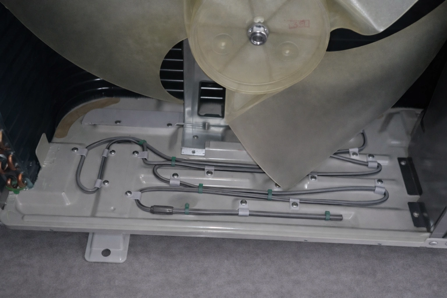 Kable grzejne do rur, skroplin i chłodnictwa – zastosowania, dobór, montaż